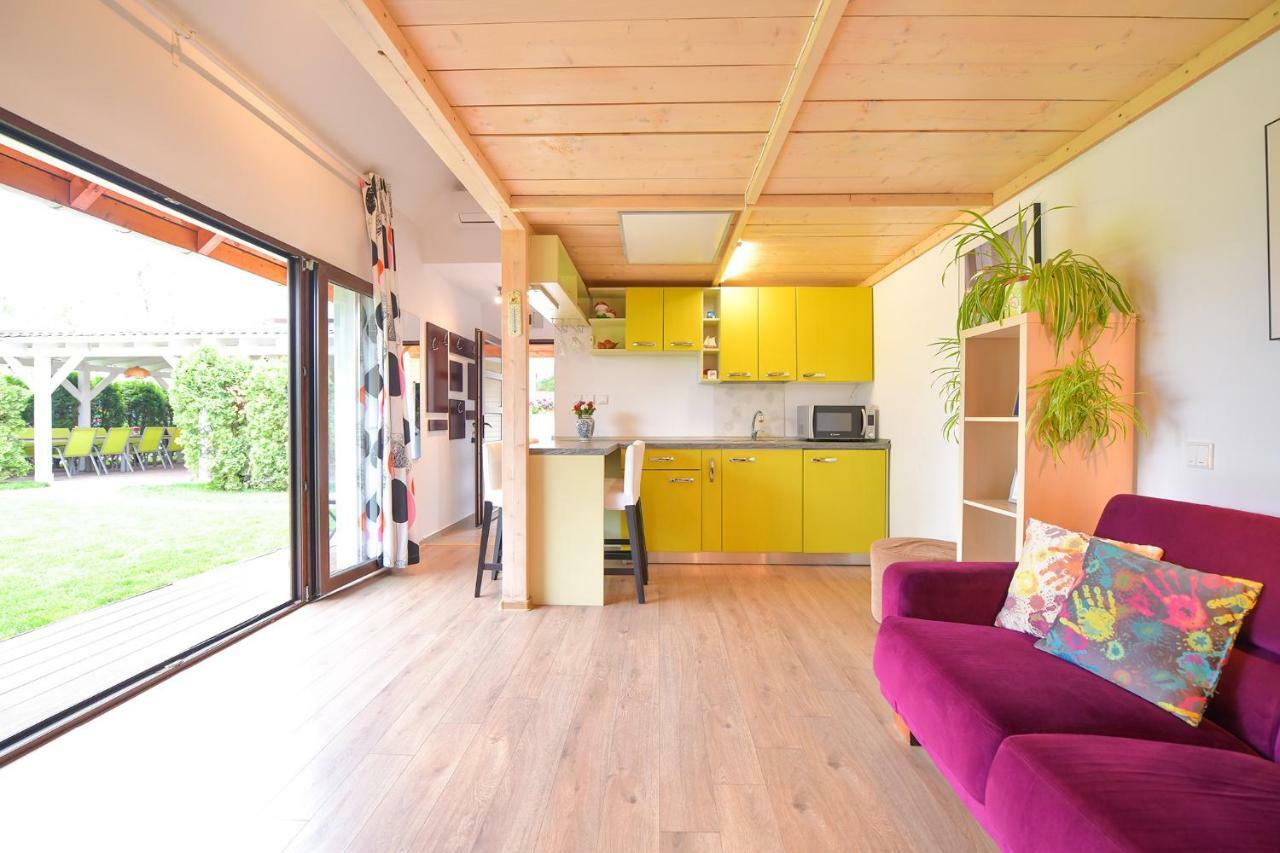 Happy Place - Casuta Galbena Domnesti  Exterior photo